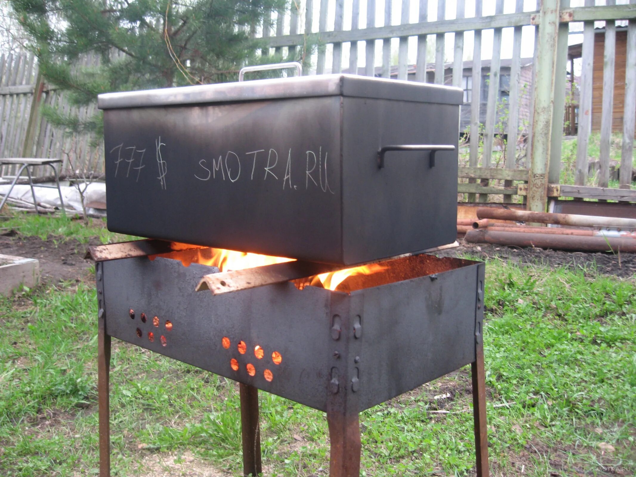 Коптильня горячего копчения. Копчение в буржуйке. Печь коптит. Копчение в буржуйке. Коптилка холодного копчения.