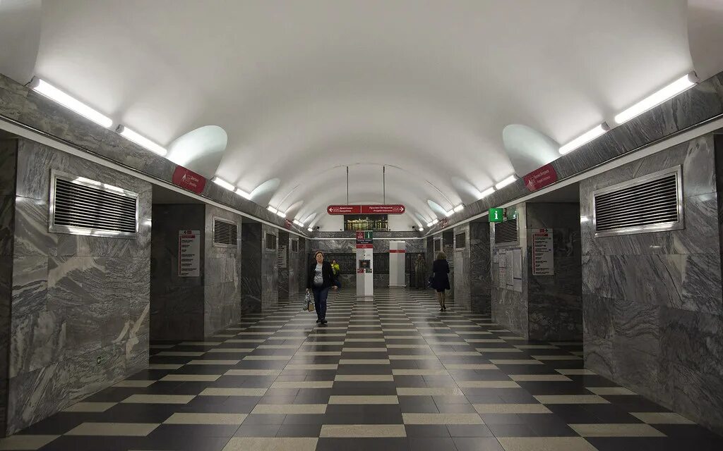 Когда откроется станция чернышевская в спб метро. Чернышевская метро спб. Станция метро чернышевская. Петербургский метрополитен чернышевская. Станция метро чернышевская.