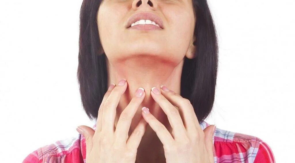 Очень сильно чешется горло. От горло чешется таблетки. Очень сильно чешется горло. Бронхиальная астма грудная клетка. Признаки проявление аллергии.