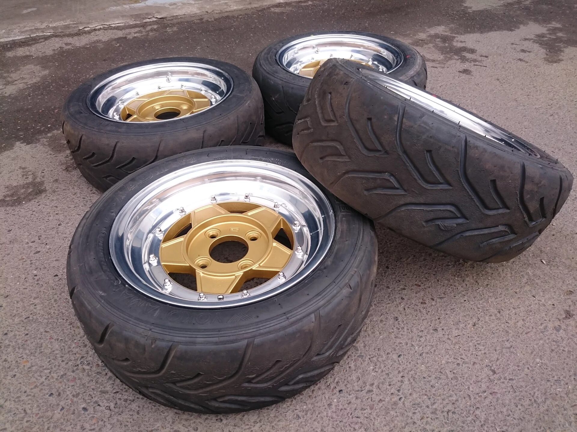 Слики резина. Advan a048 r13. Yokohama Advan a048 r15. Yokohama Advan a048 r14. Yokohama Advan a048 185/55 r14.