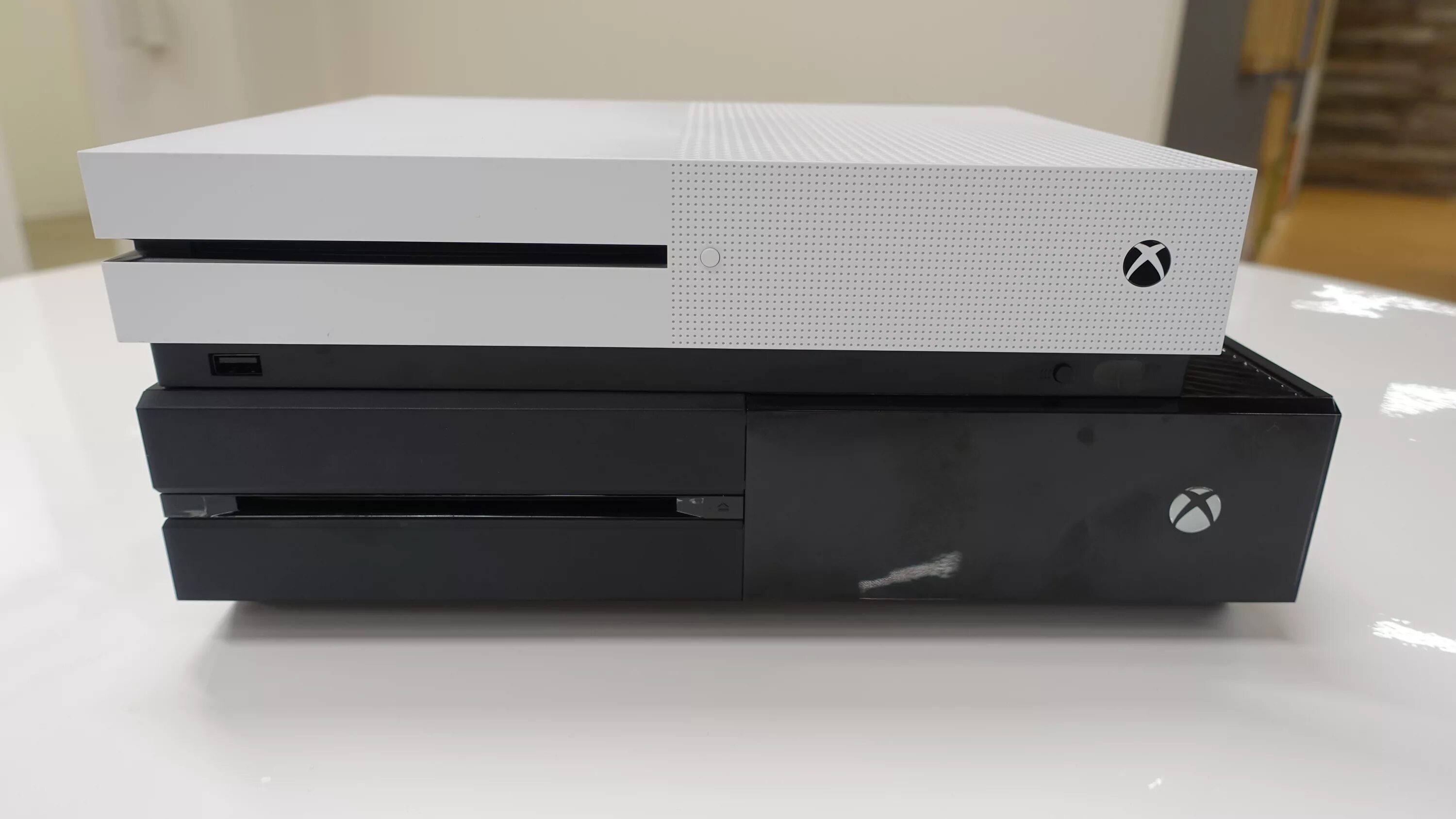 Xbox one после. Xbox one original.