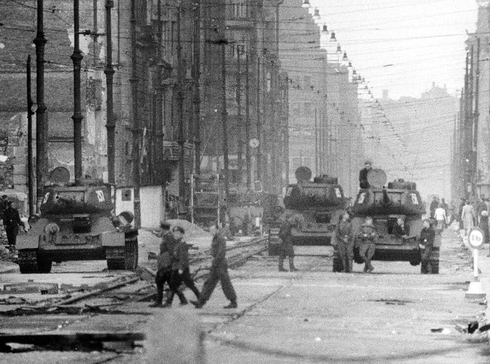 Выступление в гдр 1953. Берлин 17 июня 1953. германия 1953 восстание. восстания в берлине в 1953 году.. берлин 17 июня 1953 года в гдр.