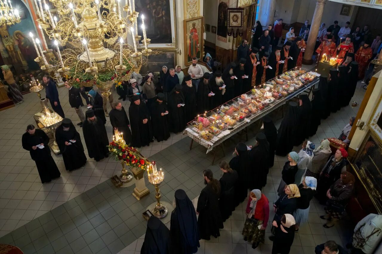 радоница 24. радоница в храме. радоница в 2022 году служба. радоница богослужение. поздравление с радоницей открытки.