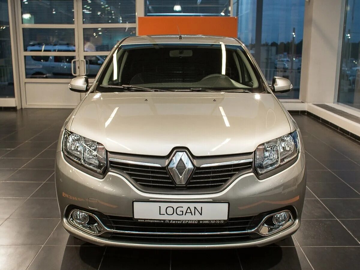 Купить логан 2018 года. Renault Logan 2018. Рено Логан 2014 бежевый. Рено Логан 2017 бежевый. Renault Logan 2017.