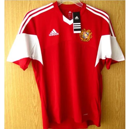 Магазин adidas в ереване. Форма страны армения. Сборная армении по футболу форма. Адидас армения. Армянский адидас.