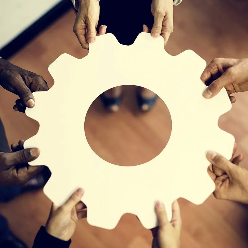 Remote assistance. Сердечко из рук. Поделись графика. In team we trust. Teams share.