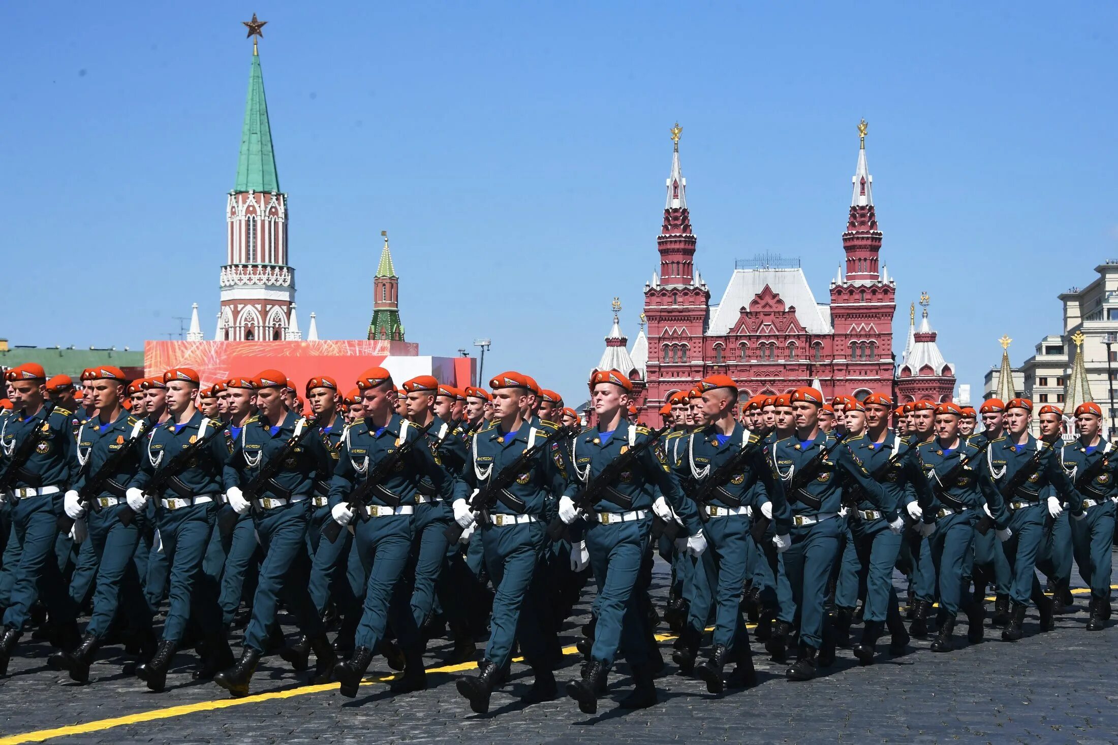 Парад на русском языке. Парад Победы 2020 в Москве красная площадь. Парад 2021 на красной площади. 24 Июня парад Победы в Москве на красной площади. Парад на красной площади 24 июня 2020.