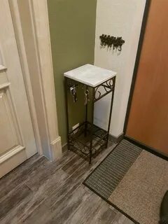 Телефон в прихожей