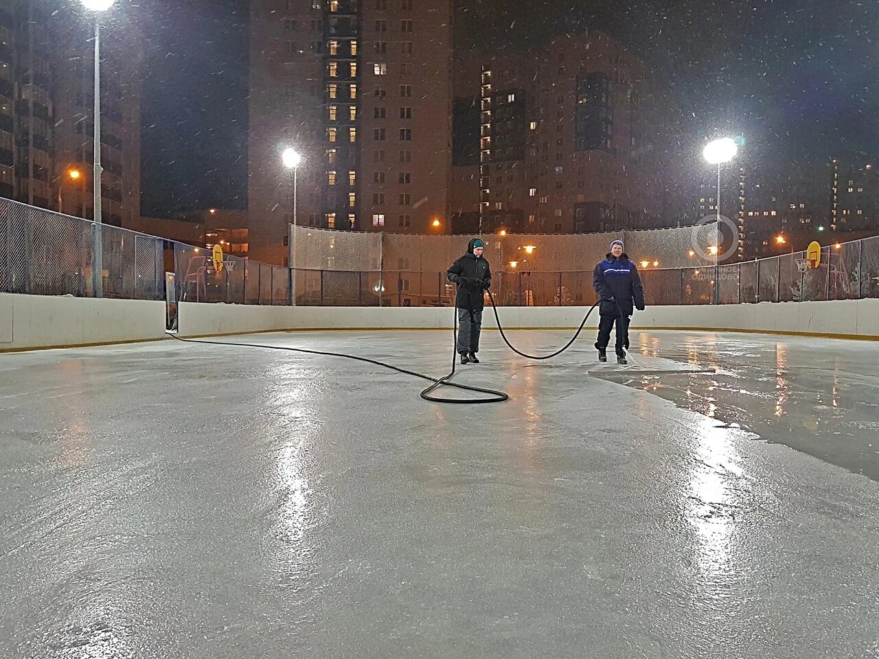 Звук катка. Каток Абрау Дюрсо Ледовый. Каток the Rink Мещерский. Каток Карабаш. Каток Надвоицы.