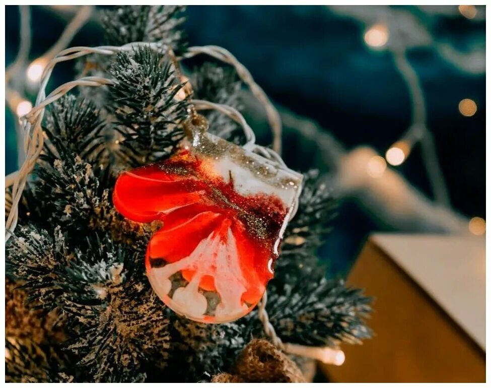 Елочные украшения из эпоксидной смолы. Эпоксидная смола эд 20 с отвердителем пэпа 5 кг. Эпоксидный клей epoximaxx 1. Новогодние подарки из эпоксидной смолы. Под смок ново 2.