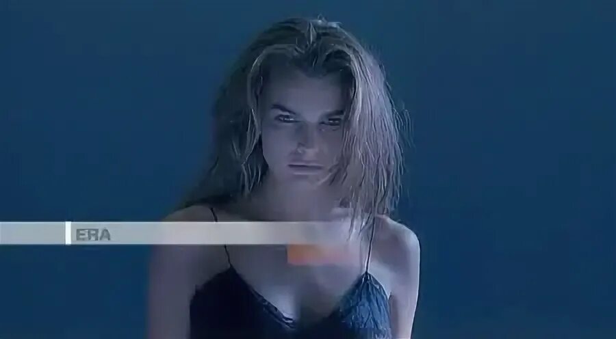 Ameno mp3. Era looking for something. Девушка с клипа эра. Era девушка из клипа. Флоренция дидам era.