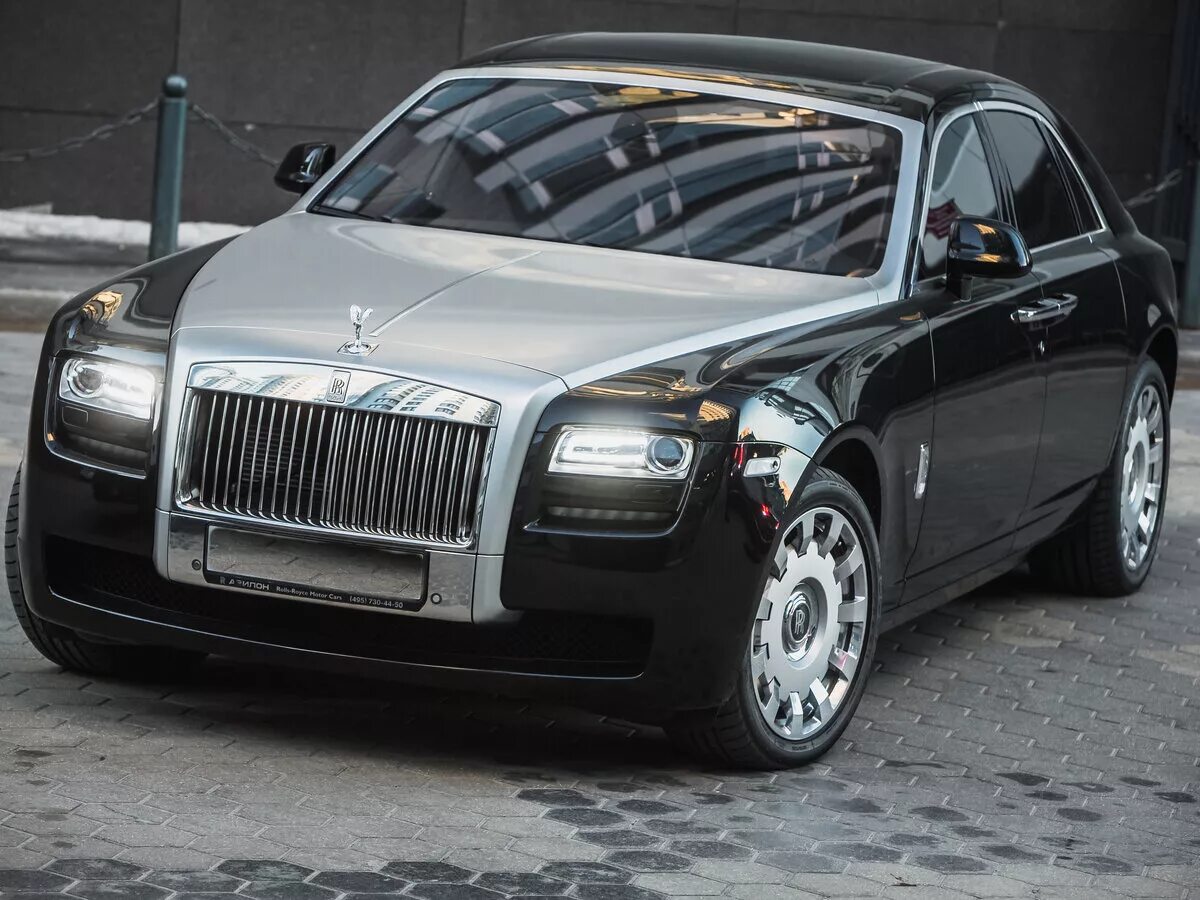 1 rolls royce. Rolls Royce Ghost. Машина Rolls Royce Ghost. Rolls Royce Ghost 2013. Rolls Royce Ghost 2007.