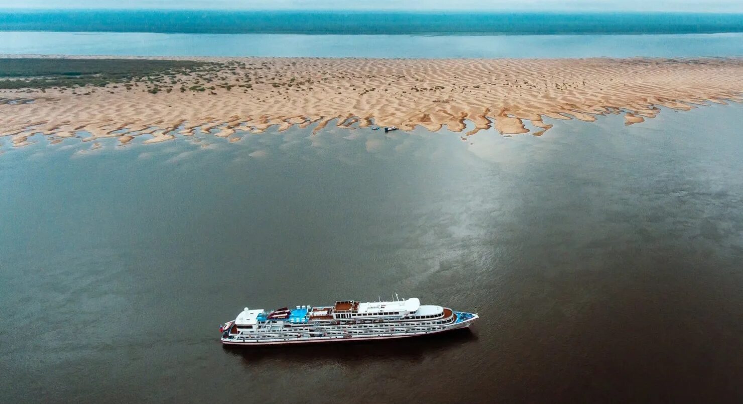 Енисей является самой полноводной рекой россии. Песчаный остров Енисей. Канготово Туруханского района. Круиз по Енисею. Путешествие по Енисею в июле.