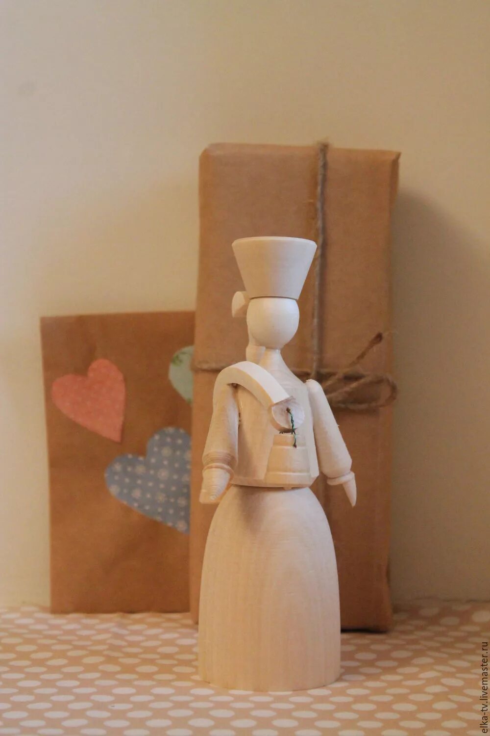 Раскрашивание деревянных заготовок. Деревянная заготовка малыш. Заготовок девочки. Заготовок девочки. Игрушки для девочек из фанеры.