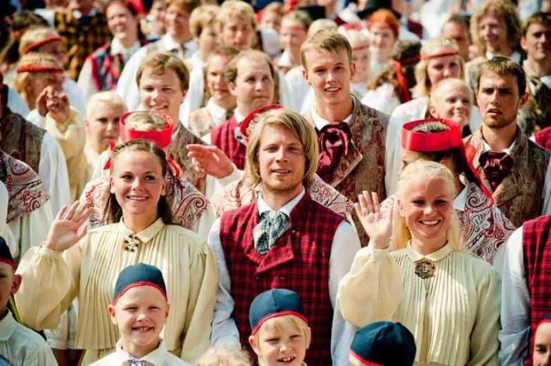 Этнический эстонец. Латыши литовцы и эстонцы. Эстонцы народ. Этнические эстонцы. Финляндия люди.