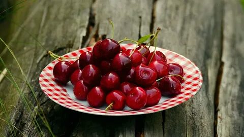 Польза черешни для мужчин