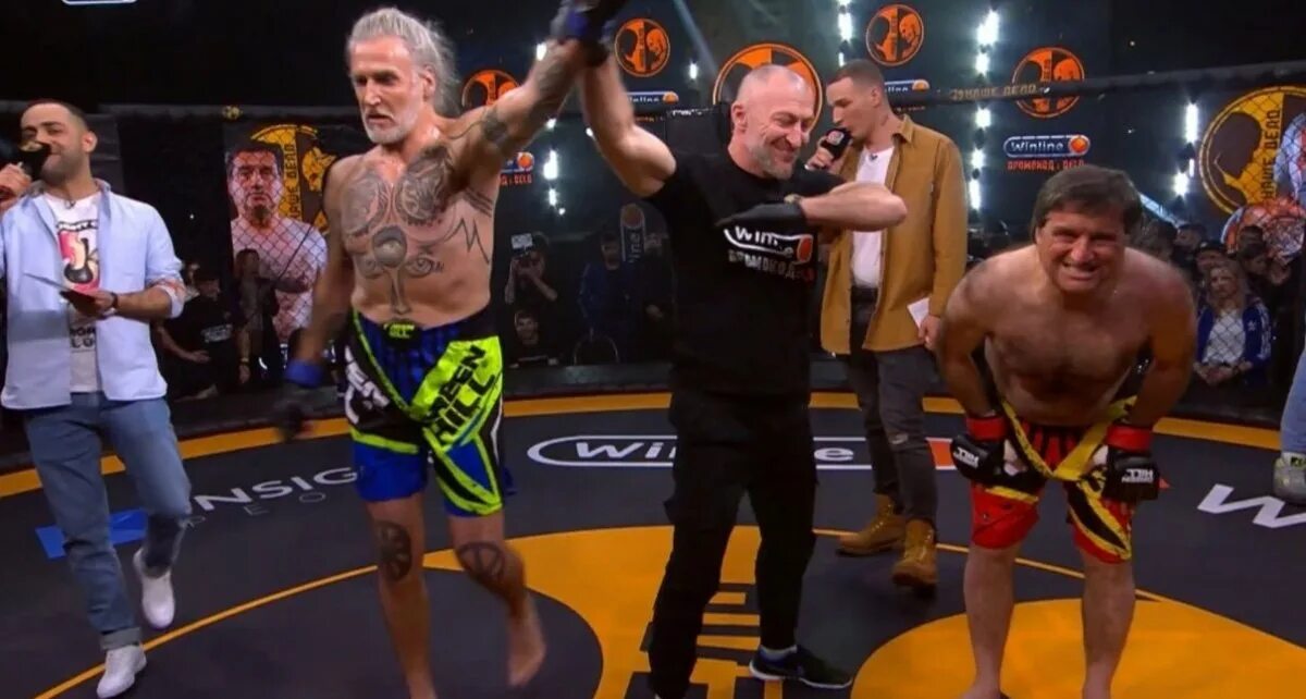 Никита джигурда бой с милоновым. Джигурда милонов бой. Джигурда милонов бой. Видео боя джигурды. Бой депутата милонова и джигурды.