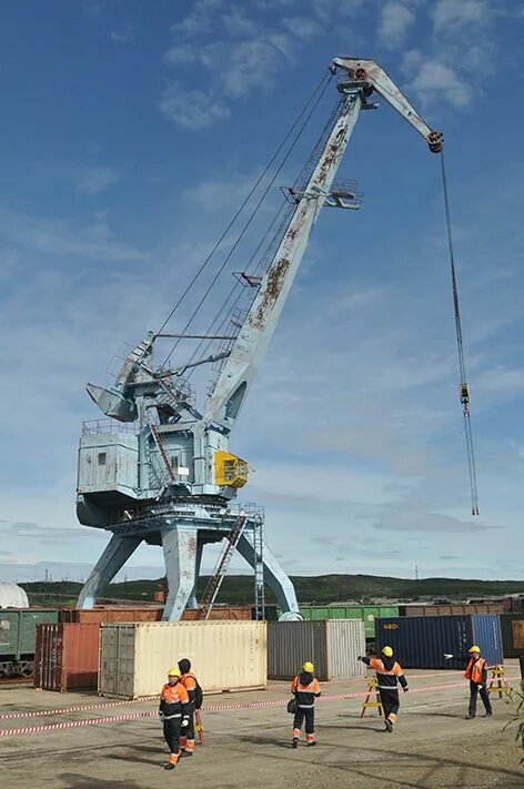 2 редуктор передвижения. портальный кран витязь характеристики. портальный кран кировец кпп 16/20 технические характеристики. портальный кран кировец чертеж. портальный кран характеристики.