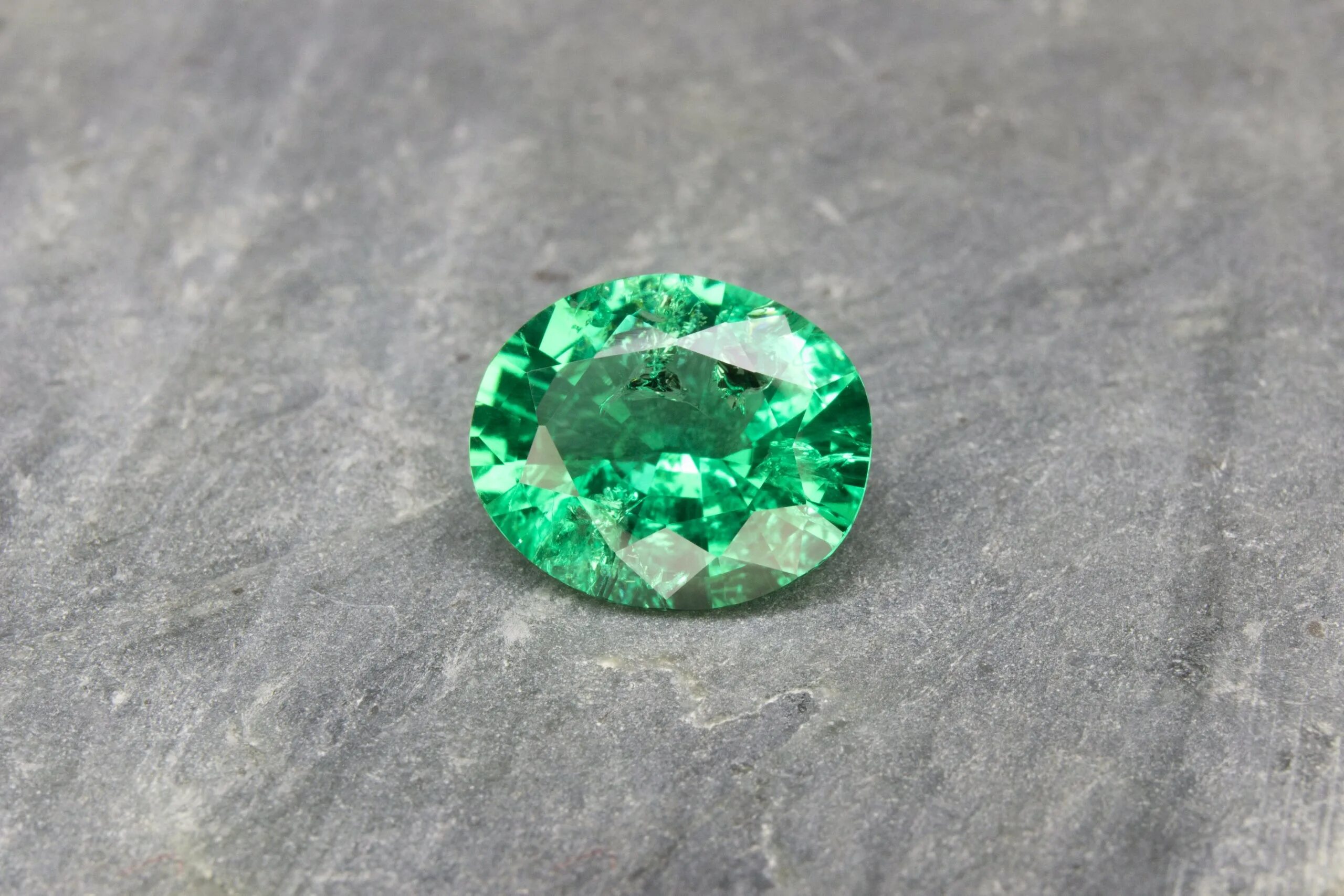 Изумрудная щетка. Изумруды колумбии. Колумбийские изумруды фото. Изумрудная щетка. Изумруд т.