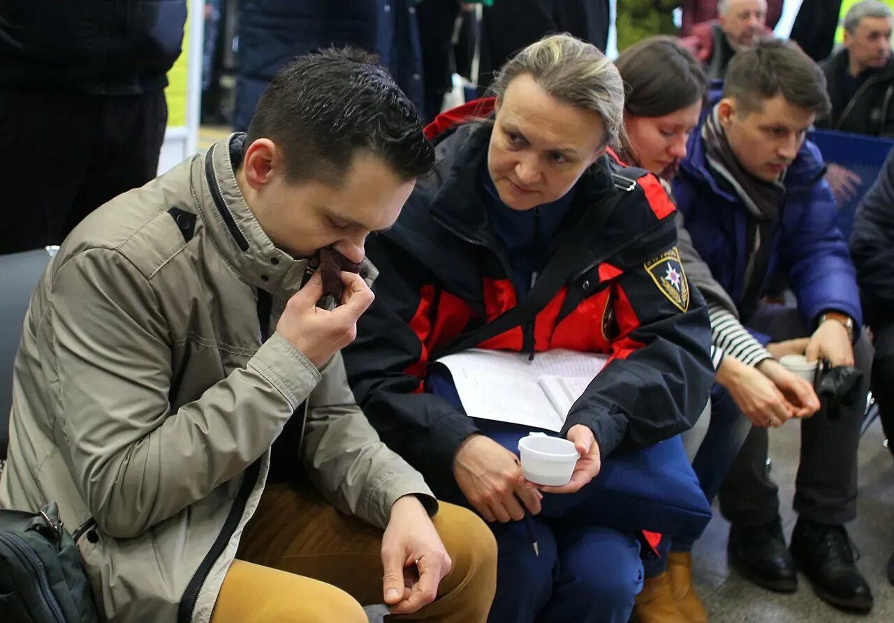 Волонтеры теракт. Психолог МЧС. Психологическая помощь пострадавшим. Социально-психологическая помощь жертвам террора. Психологическая помощь при ЧС.