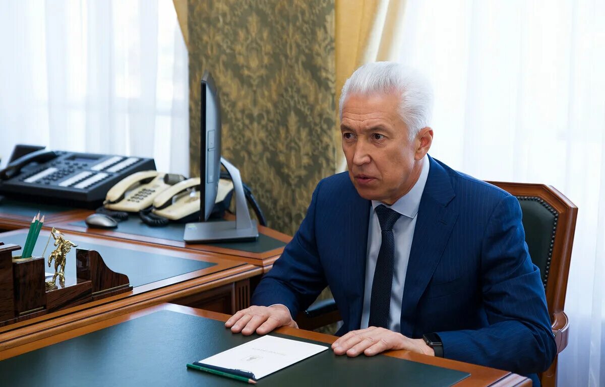 Владимир абдуалиевич васильев. Президент дагестана в молодости. Владимир васильев дагестан. Владимир абдуалиевич васильев. Глава дагестана васильев владимир абдуалиевич.