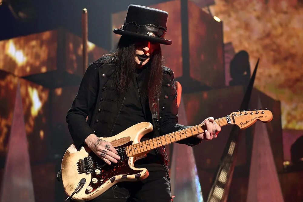 Майк марс. Mick mars 2015. Мик марс гитарист. Mick mars 2023. Mick mars motley crue.