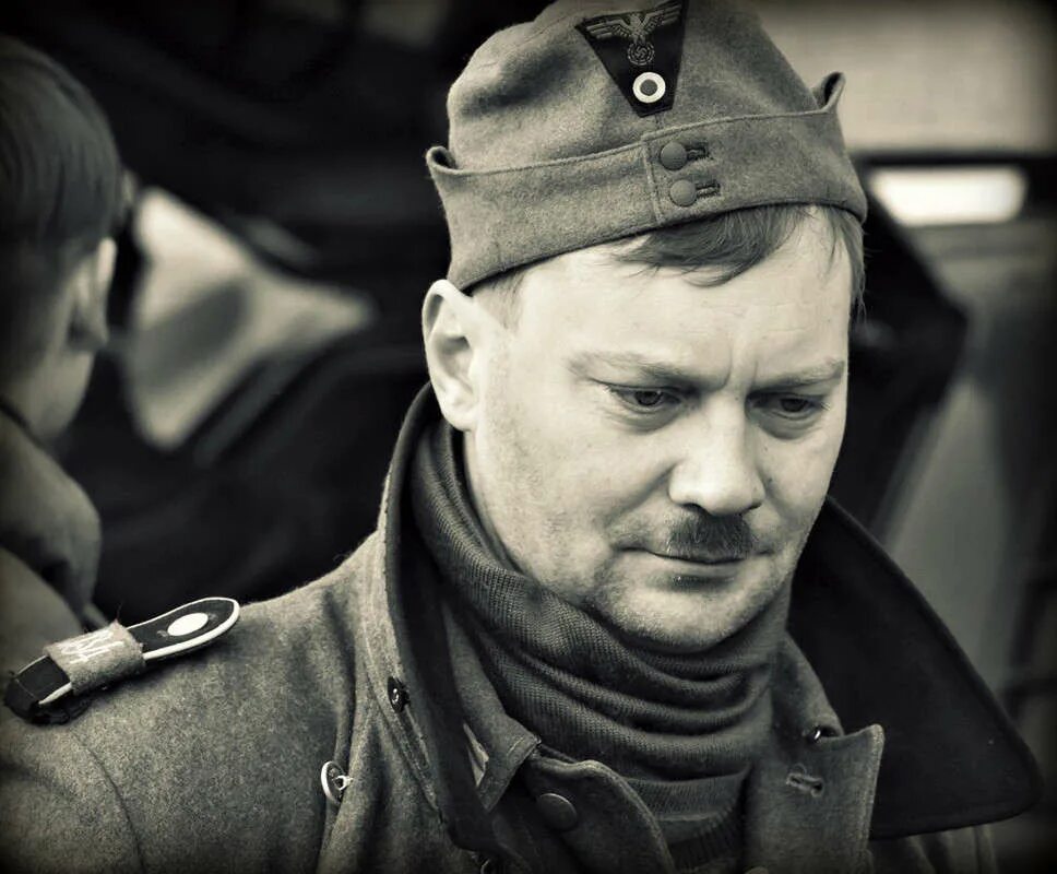 Швейк возвращение. Швейк фильм 1957. Биограф швейка 5. Швейк игра. Похождения бравого солдата швейка обложка книги.