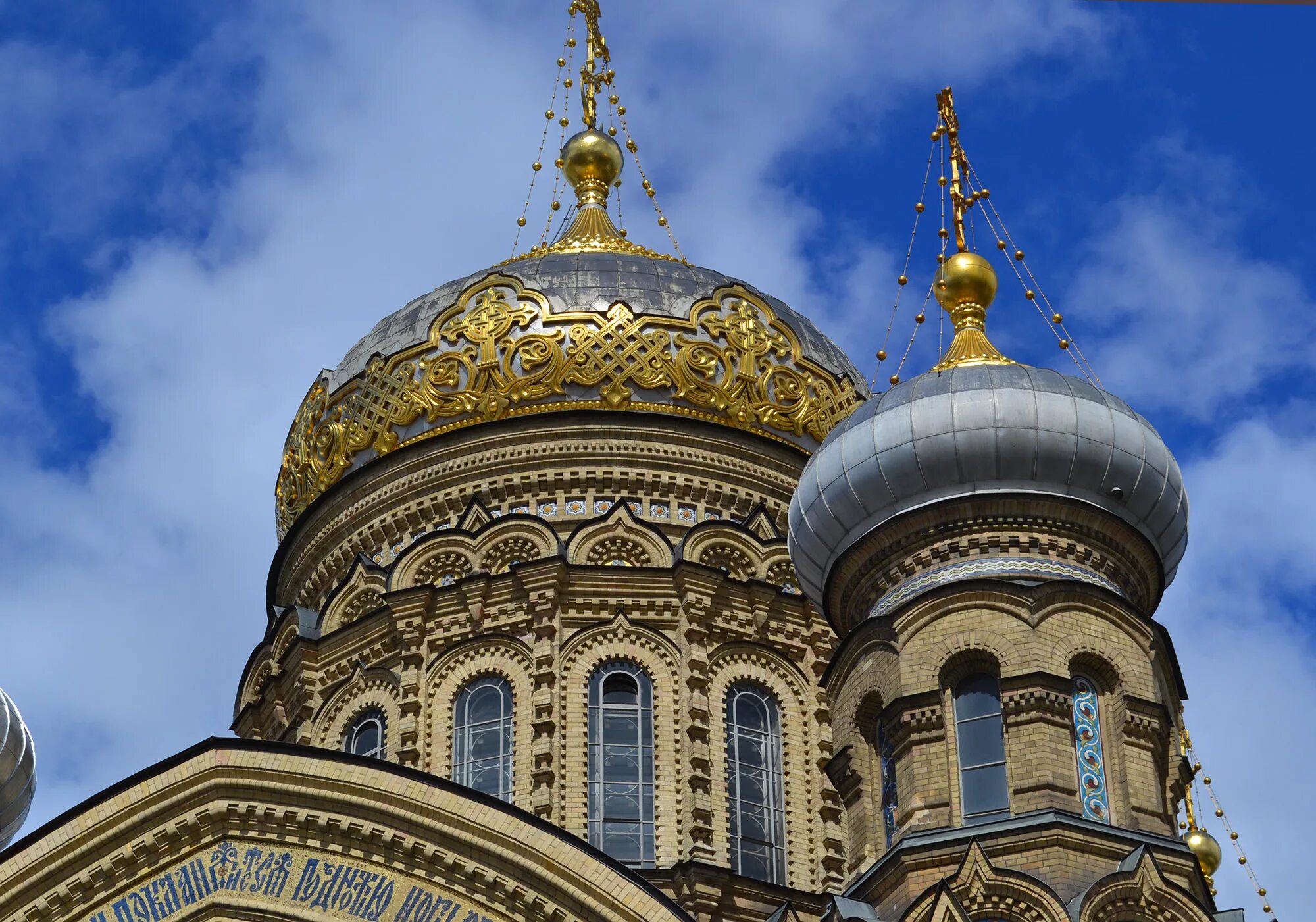 Церковь успенской богородицы. Церковь Успения Пресвятой Богородицы Санкт-Петербург. Храм Успения Пресвятой Богородицы СПБ. Храм Успенской Божьей матери СПБ. Храм Успения Пресвятой Богородицы Успенское.