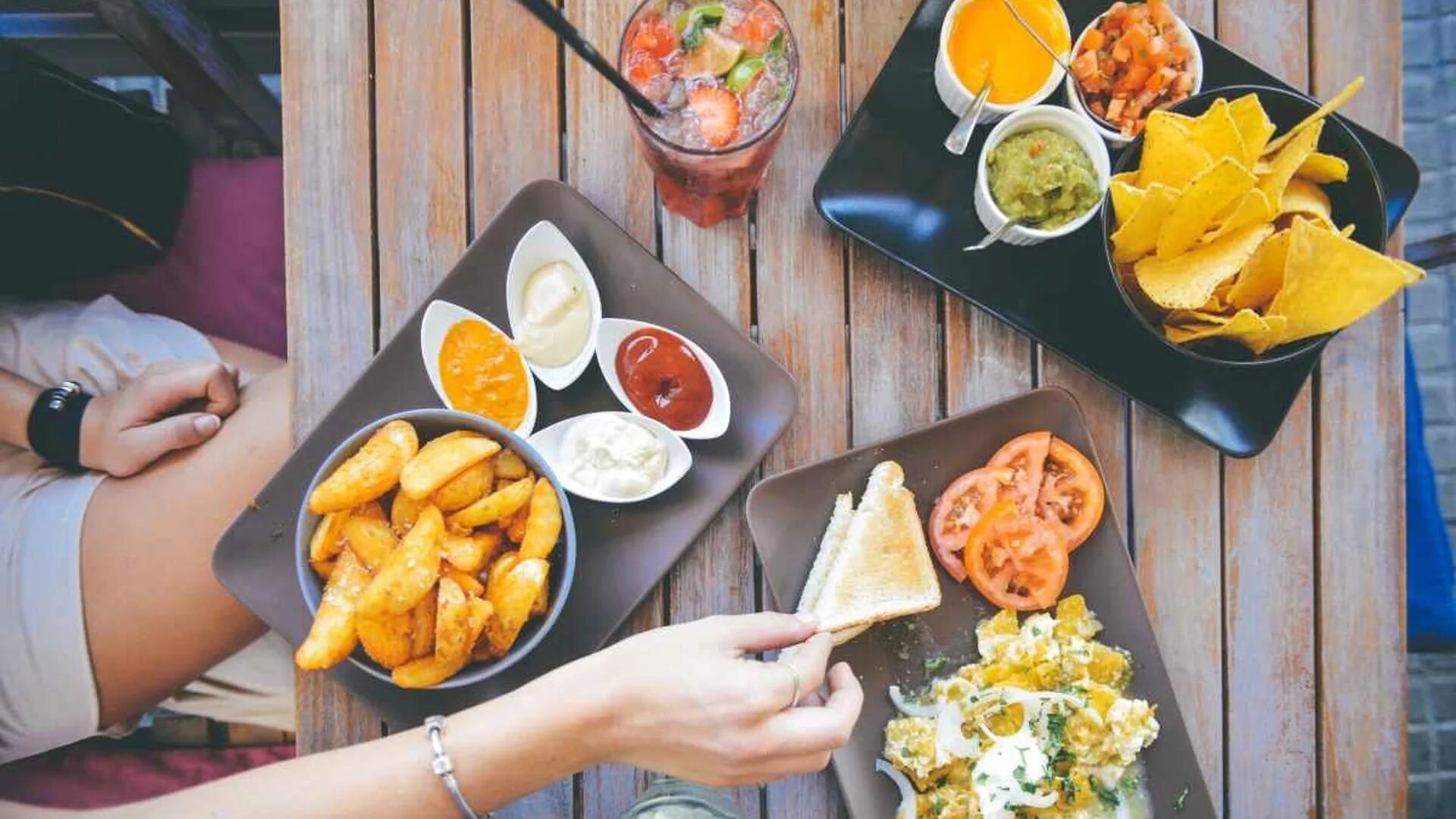Еда вне дома. Кубинский завтрак. нетрадиционная еда. фотографии еды. city food еда.