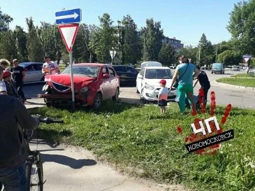 Чп в новомосковске тульской. Дтп в новомосковске вчера.
