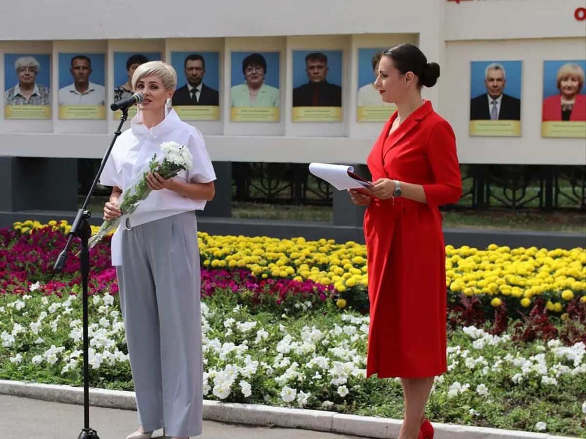 Михайлов антон борисович. Дрозд наталья вячеславовна. Мфц омск минтруд. Работа директором в омске. Омские муниципальные библиотеки омск.