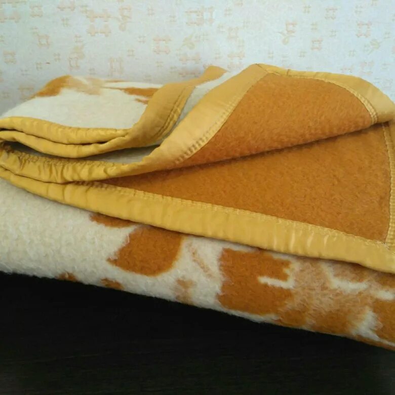 Одеяло шерстяное советское. Советские одеяла из шерсти. Советское одеяло из верблюжьей шерсти. Одеяло из верблюжьей шерсти старые. Купить советское одеяло