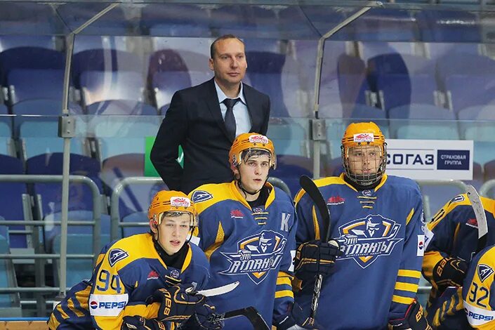 атланты московская область. авангард витязь драка. атланты московская область. атланты московская область. хоккейная команда атлант.