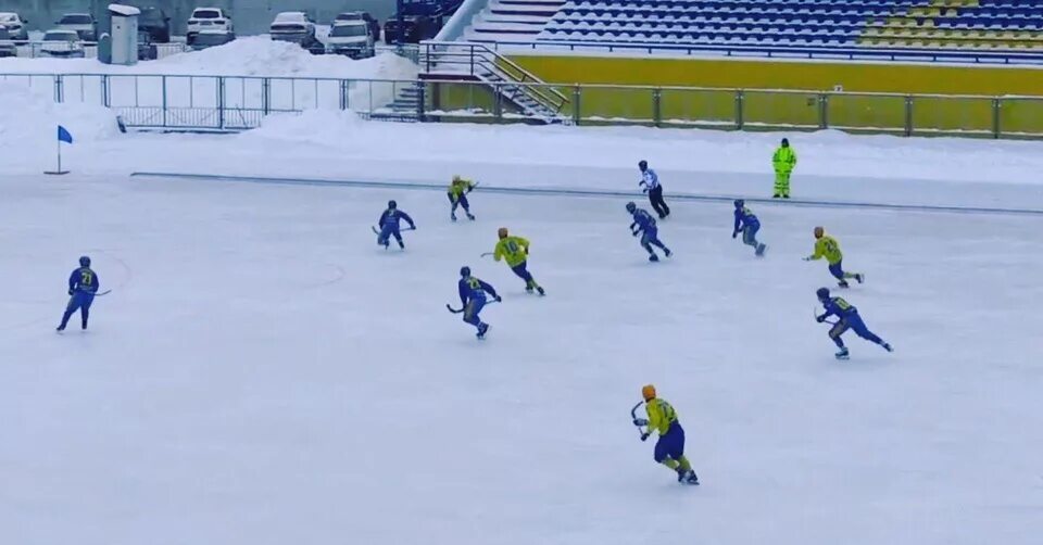 Зоркий Красногорск хоккей с мячом. Хк Зоркий Красногорск. Каток Зоркий Красногорск. Фанаты Зоркий Красногорск. Матч хоккей волга