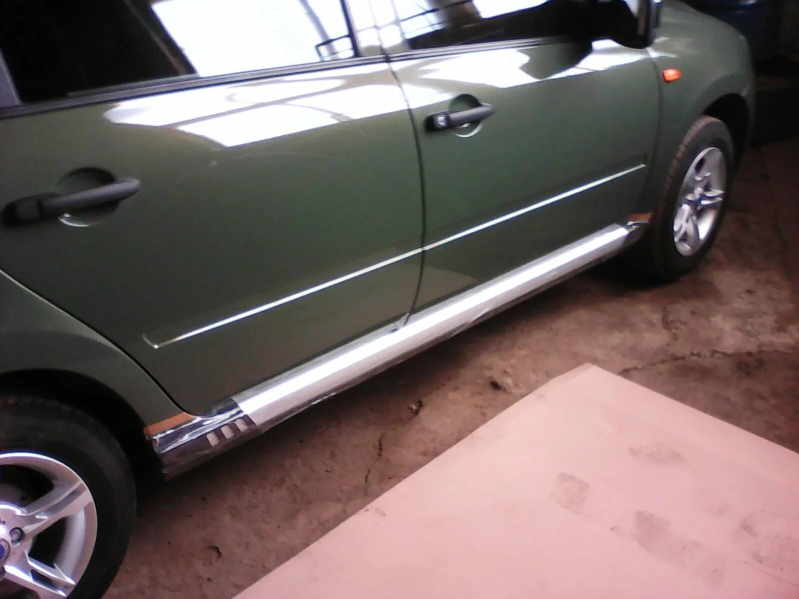 Алюминиевые пороги тюнинг. Тюнинг порог. Ваз 2114 без порогов. Пороги на 99. Пороги на ram 1500.