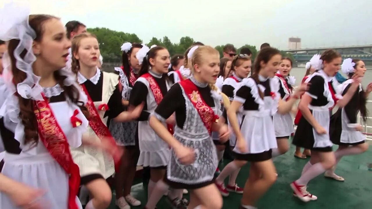 Флешмоб 11 класс. Вольгинская школа. вольгинский лицей. вольгинский школа. флэшмоб 11 класс.