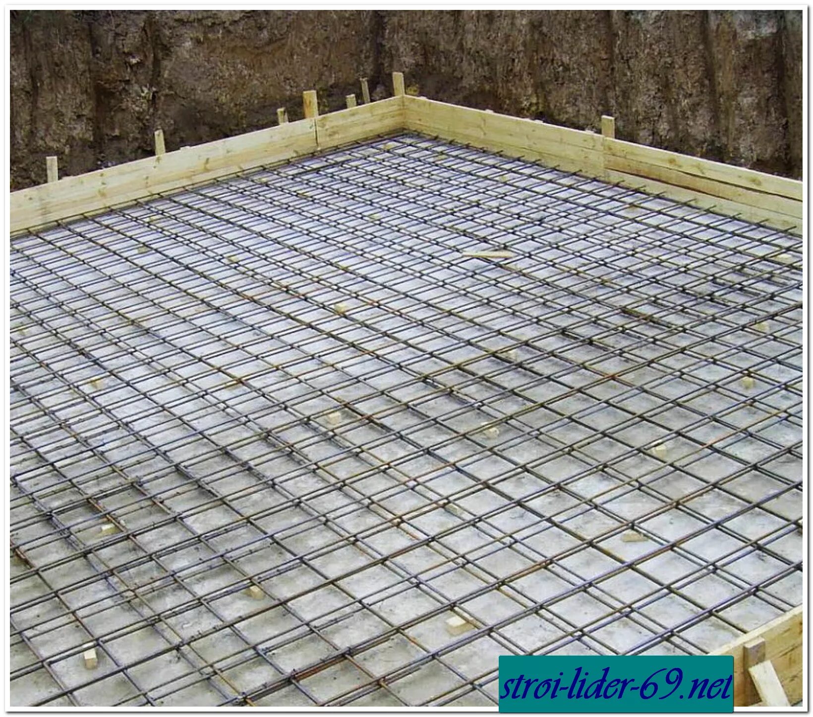 Заливка бетона с армированием цена за куб. Бетонирование плиты 200мм. Марка бетона для монолитного фундамента. Марка бетона для фундаментной плиты. Марка бетона для монолита.
