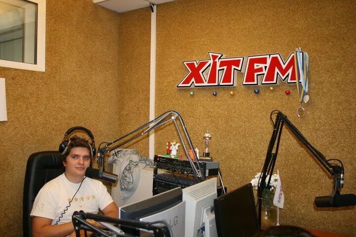 Xit. Хит fm Курган. Хит ФМ премия. Хит ФМ логотип. Ведущие на радио хит fm.