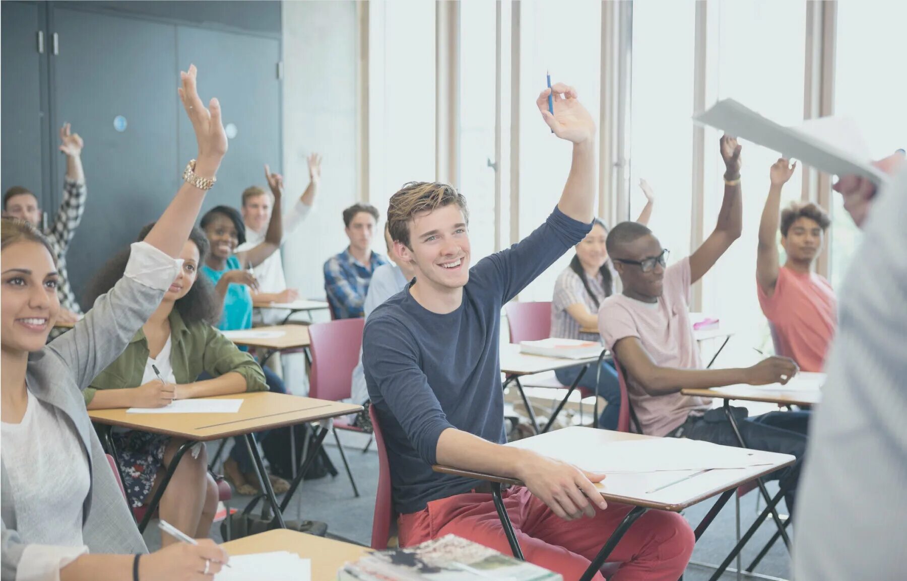 Student is try. Студенты в классе. Урок в американской школе. Студенты на занятиях. Занятия в университете.