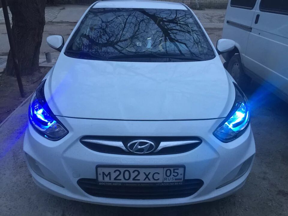 Солярис 2015 год лампы. Hyundai Solaris 2013 огни. Габаритные огни Хендай Солярис 1. Hyundai Solaris Габаритные огни. Solaris 1.6 Габаритные огни.