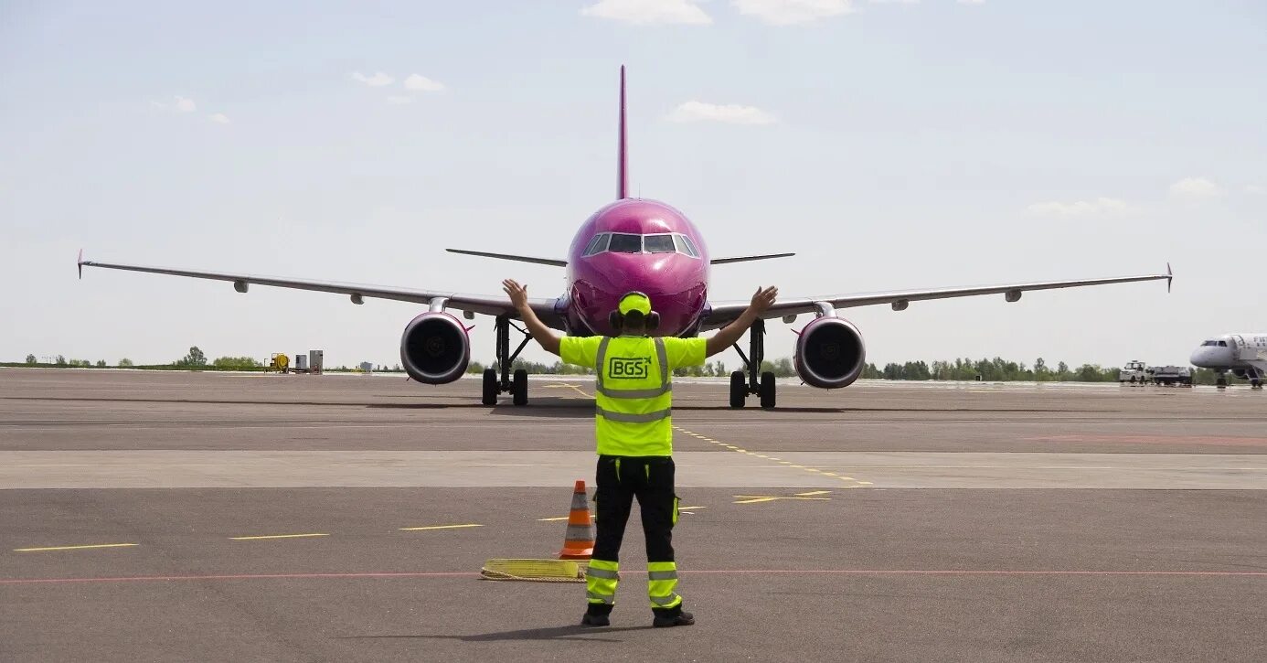 Push ground. Ground handling supervisor. irkutsk ground handling.