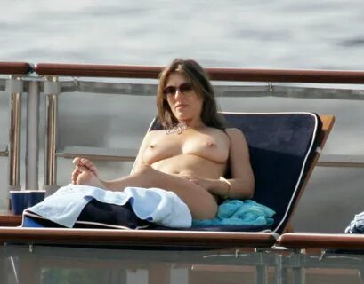 Elizabeth hurley boobs