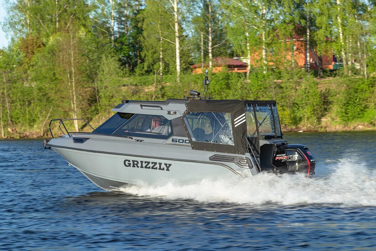 Катер grizzly 600 cabin unimog. Катер гризли 600 унимог. Катер гризли 680 про кабин. Катер гризли 600 унимог. Катер grizzly 600 ht.