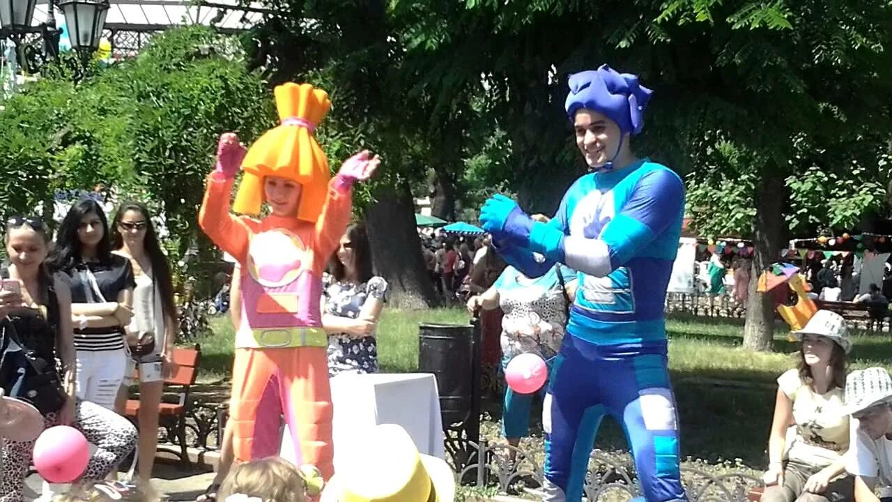 Фиксики помогатор танец с движениями. Физминутка фиксики помогатор. Физминутка фиксики помогатор. Физминутка фиксики помогатор. Фиксики для презентации.