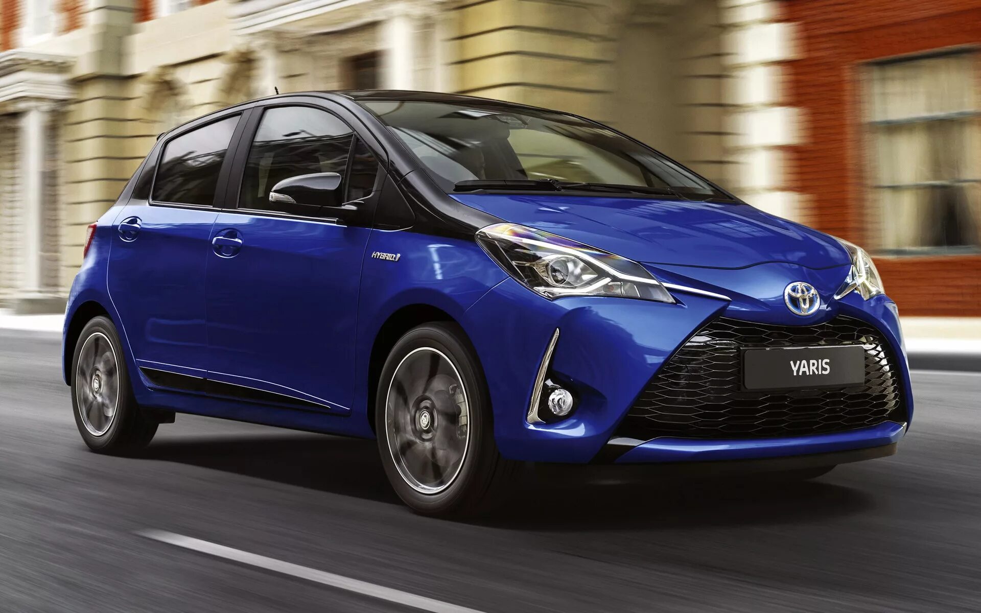 Toyota Yaris 2017. Тойота Ярис гибрид. Тойота Ярис 2017 гибрид. Тойота Ярис 2019. Yaris hybrid