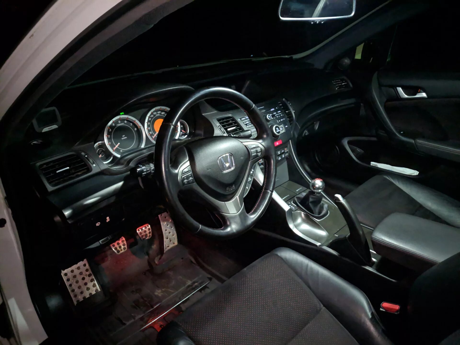 Аккорд 8 мкпп. Accord 8 салон. honda accord 8 салон. хонда аккорд 8 механика. салон хонда аккорд 8 type s.