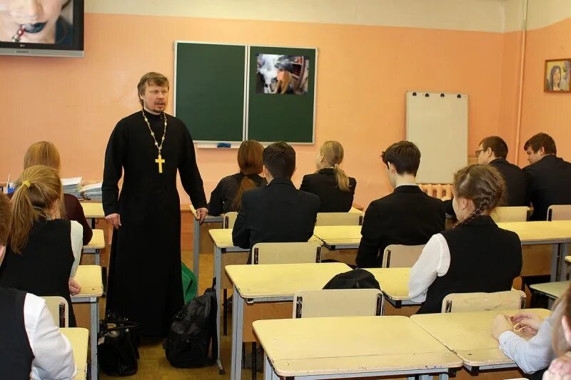 мальчик алтарник. священник школьнику. священник школьнику. протоиерей михаил кошолкин. священник школьнику.