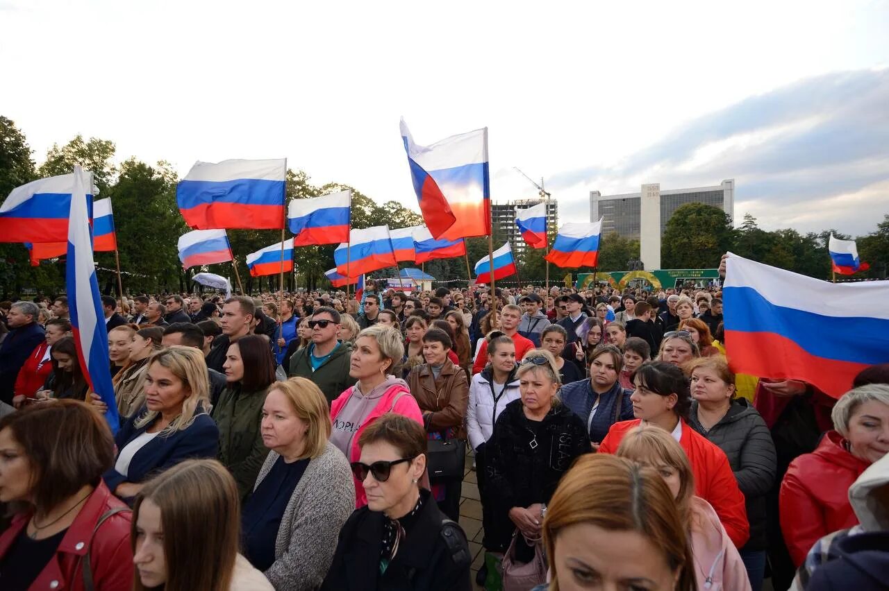 Референдум в Донецкой. Адыгея жители. Митинг 21 сентября 2022 года Краснодарский край. Республика Адыгея народ. Референдумы 23