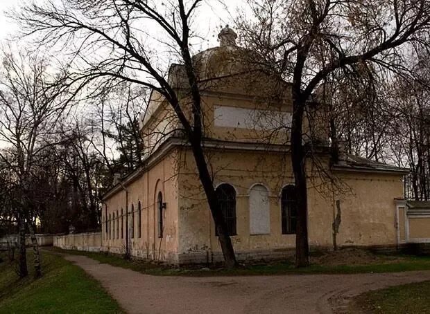 Наб реки монастырки 1 санкт петербург. Храм Святого Лазаря в Людиново. Лазаревская Церковь, Санкт-Петербург. Волгоградский храм Святого Лазаря Четверодневного.