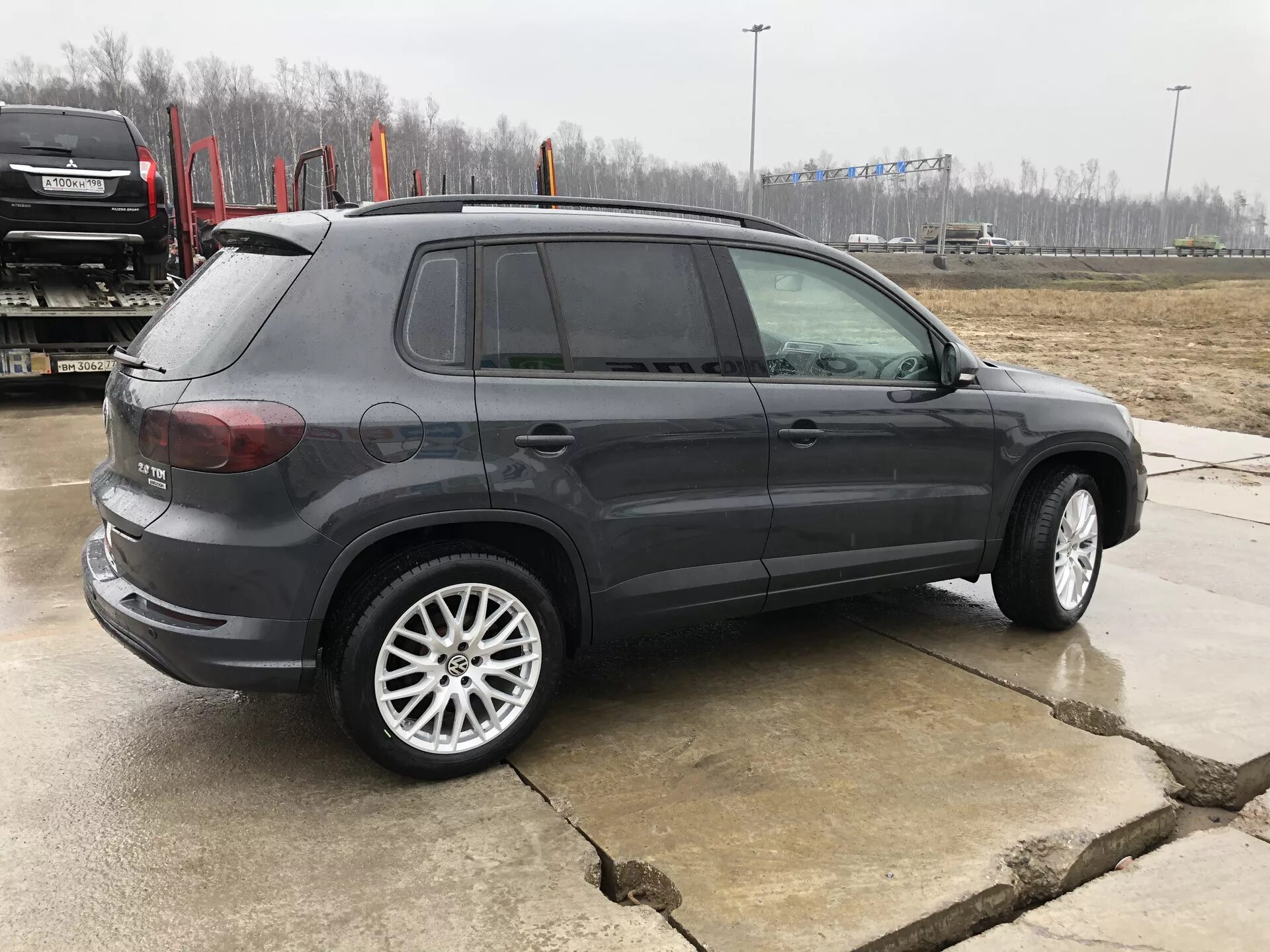 Колеса фольксваген тигуан r18. R18 vw tiguan 2020. Тигуан на 18 дисках. Vw tiguan 2019 диски r18. Тигуан на 18 дисках.